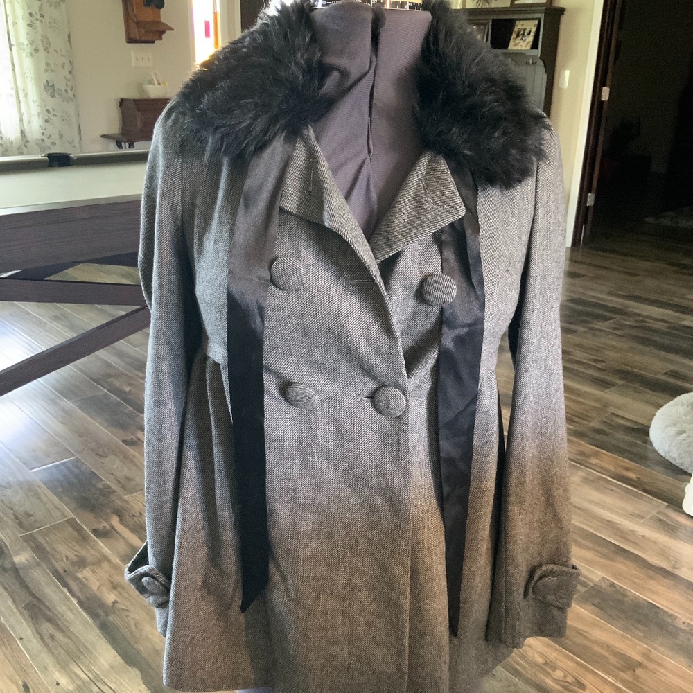 Women’s dress coat, small, grey